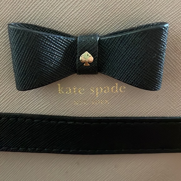 Kate Spade large tote purse in cream/tan color - Picture 4 of 5